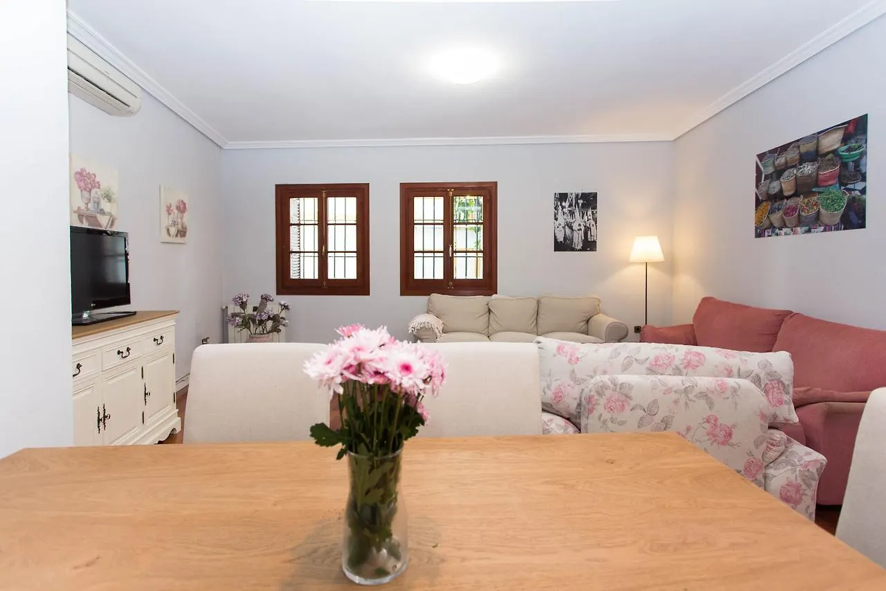 Svq Apartments - Patio Santa Cruz Seville 0*,
