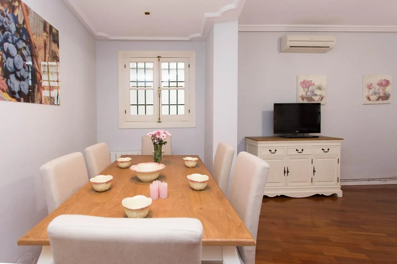 Svq Apartments - Patio Santa Cruz Seville 0*,  Spain